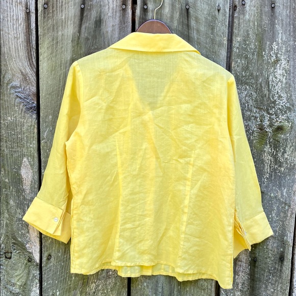 Linen button down top - Picture 2 of 6